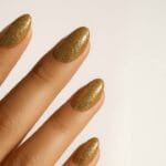 gold-glitzer-naegel-mit-glamour-gold-glitzer-uv-nagelfolie-manifix-naegel