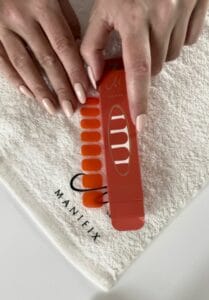 Live-Videos 11 nagelfolien-aus-der-drogerie vs. das original manifix ein vergleich