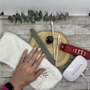 Die 7 haeufigsten Fehler bei der Manikuere zu Hause – und wie du sie mit UV Nagelfolien ganz leicht vermeidest