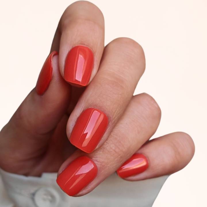 sommernaegel-uv-nagelfolien-rot-mit-irresistible-red-uv-nagelfolien-manifix