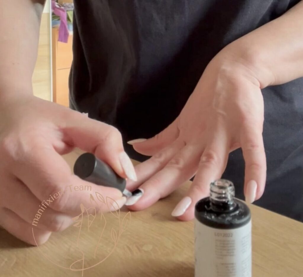 Nagelfolien mit oder ohne UV-Lampe: Der ultimative Guide für perfekte Nägel 4 Alternative zu Gel und Acrylnaegeln