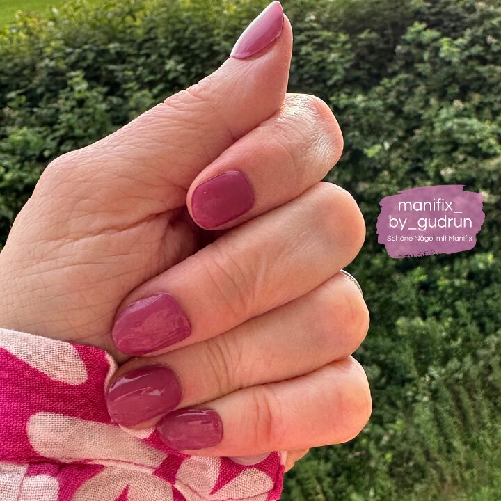 Was sagt roter Nagellack aus