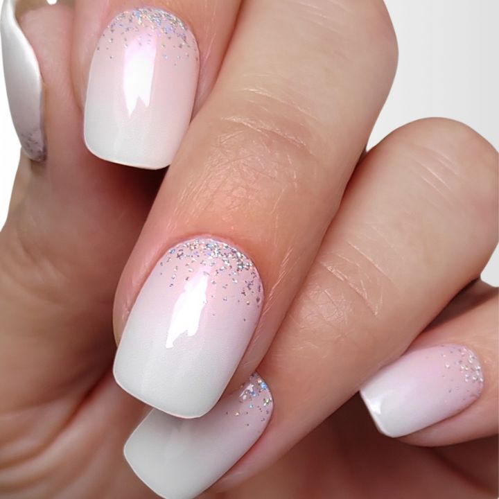 Babyboomer Naturnagelverstärkung – der dezente Nageltrend für zuhause mit Manifix 2 der dezente Nageltrend fuer zuhause mit