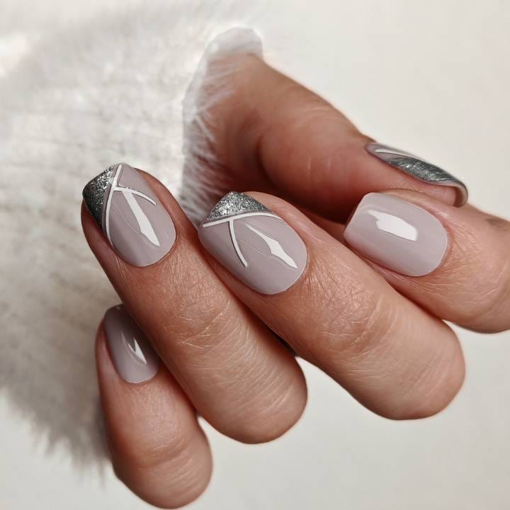 Nägel für Weihnachten 2025 Die schönsten festlichen Nageldesigns & Farben 5 sparkling-fade-autumn-nails-set-uv-nagelfolien-manifix