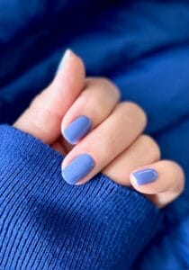 Shellac 8 Warum nicht mal blau machen – Blaue UV-Nagelfolien von Manifix setzen neue Trends