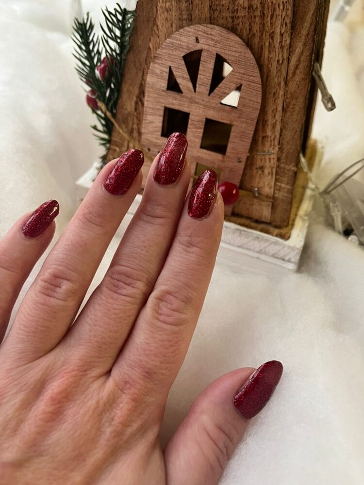 5 einfache DIY Designs für deine Nägel zu Weihnachten & Silvester