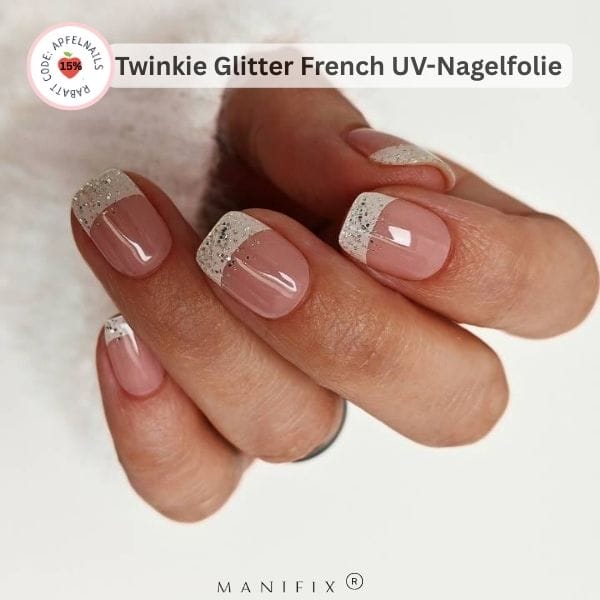 French Nails Weiß mit Glitzer zu Silvester – Elegante Nagelideen für den Jahreswechsel
