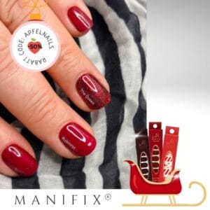 Winter-Weihnachtsnägel Die perfekte Glitzermaniküre für kurze Nägel