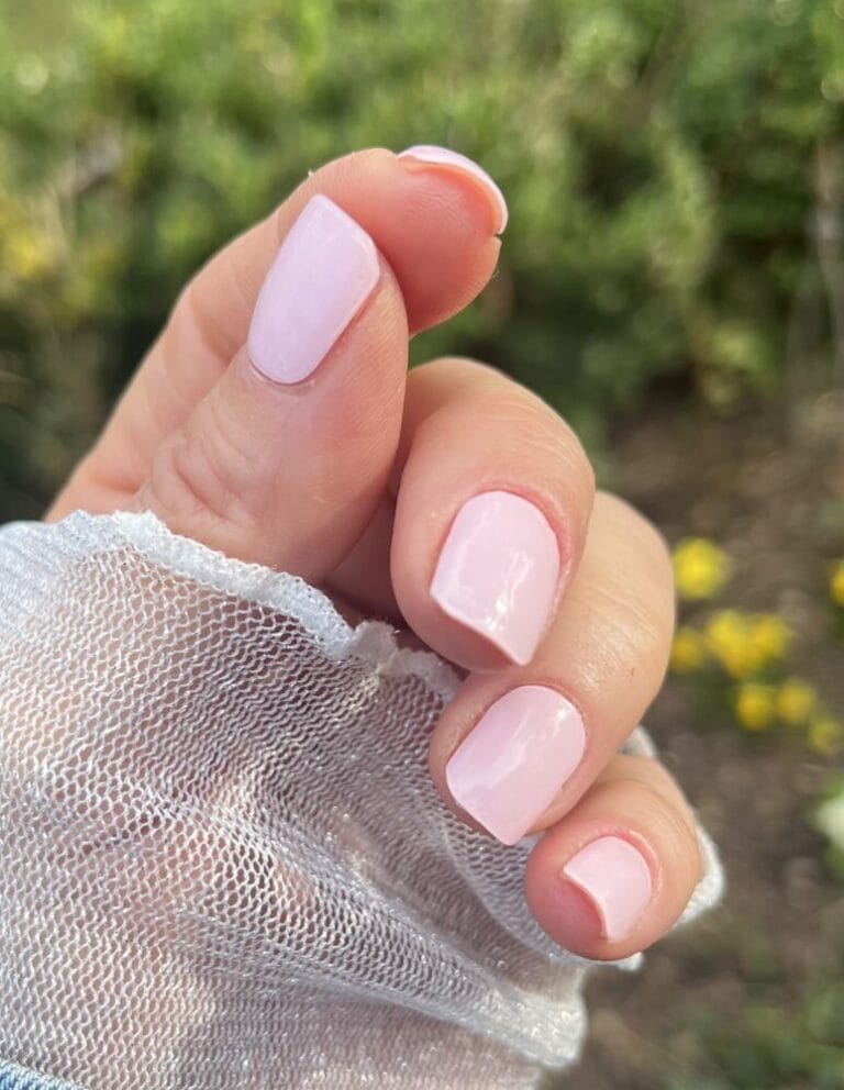 Nagelverstärkung mit den UV-Nagelfolien von Manifix