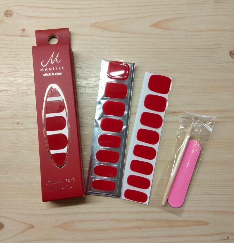 Nagelset für Anfänger – Einfach starten mit UV-Nagelfolien von Manifix (2)