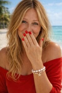 Rote Nägel im Sommer Diese 6 Tipps sorgen für perfekte, strahlende Looks. Entdecke Trends, Farben und einfache Ideen mit UV-Nagelfolien. Jetzt inspirieren lassen!