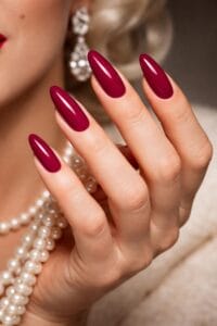 Nagelstudio in der Nähe 23 Wie Fingernägel zur Mode wurden Von Henna im alten Ägypten über Hollywood-Nagellack bis zu modernen UV-Nagelfolien. Eine spannende Kulturgeschichte der Nagelkunst. (4)