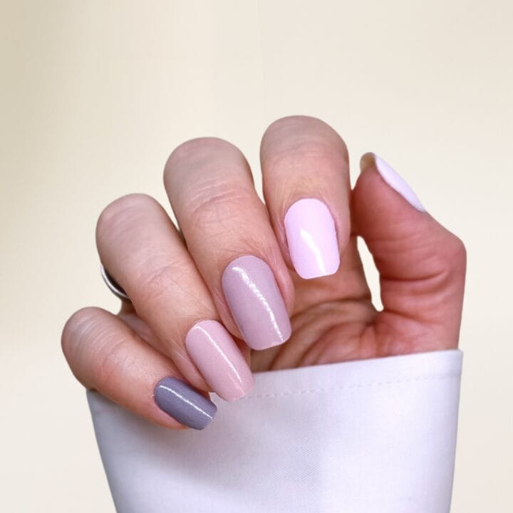 Nageldesign Ideen Fruehling 2026 Nude Naegel in soften Farben 1