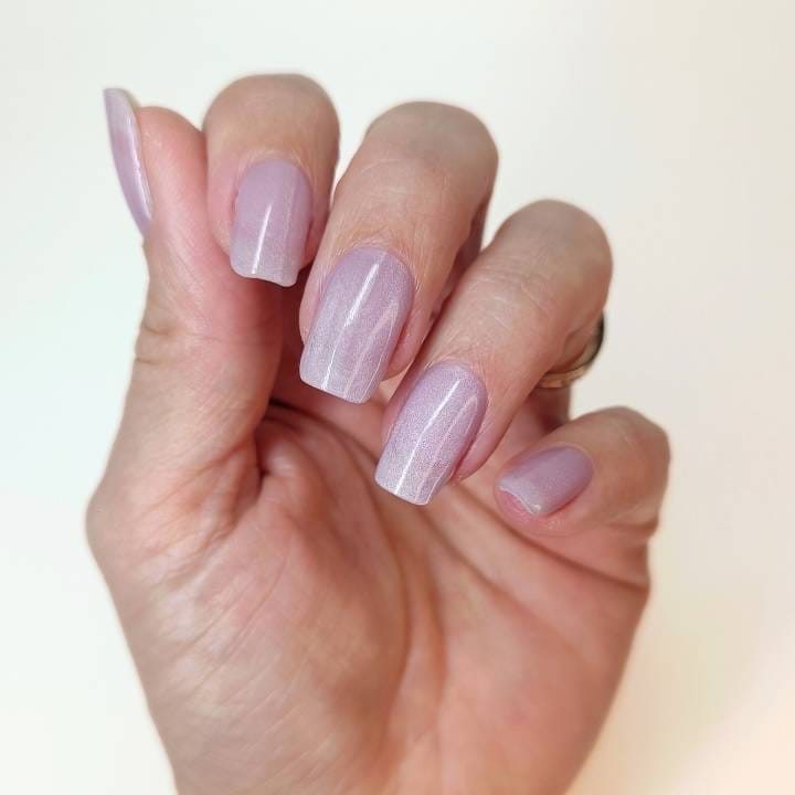 ​Lila Nageldesign 5 Profi-Geheimnisse für die perfekte Maniküre (4)